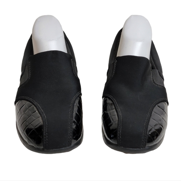 CLARKS SLIP ON SHOES - Picture 4 of 16